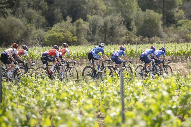 La Volta Ciclista a Catalunya torna al Baix Llobregat