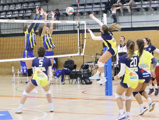 Tres equips del Baix Llobregat jugaran la Superlliga 2 de voleibol