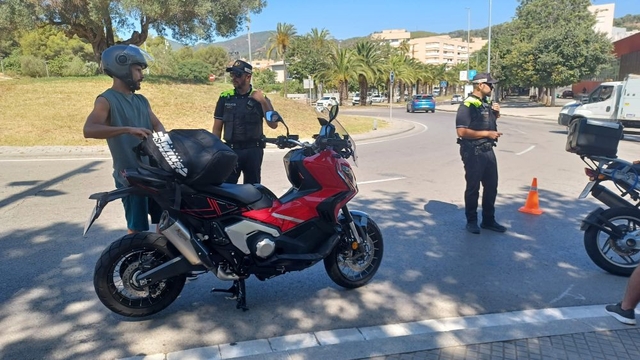 SOCIETAT: Nova campanya policial a Gavà per controlar la seguretat passiva de vehicles