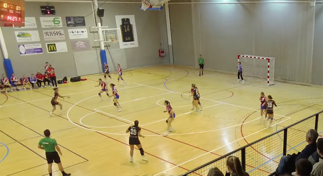 ESPORTS (HANDBOL, DIVISIÓ D’HONOR PLATA FEM.): La Fundació Sant Vicenç guanya el derbi a les santjoanenques i derrota de l’Handbol Gavà