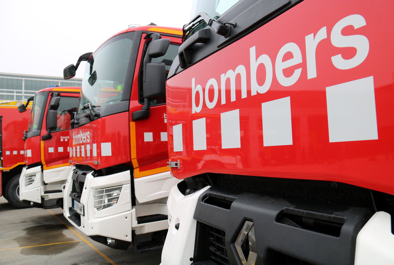 SUCCESSOS: Incendi en un edifici de Cornellà amb un ferit