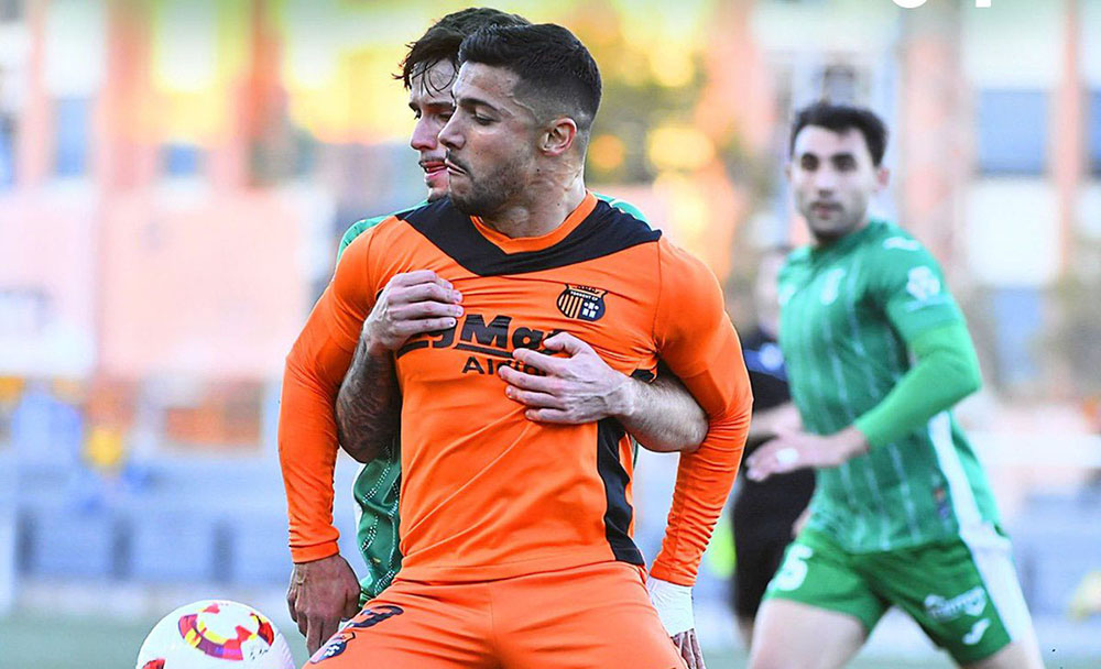  ESPORTS (FUTBOL, SEGONA RFEF): Juan Duran decideix pel Cornellà a Torrent
