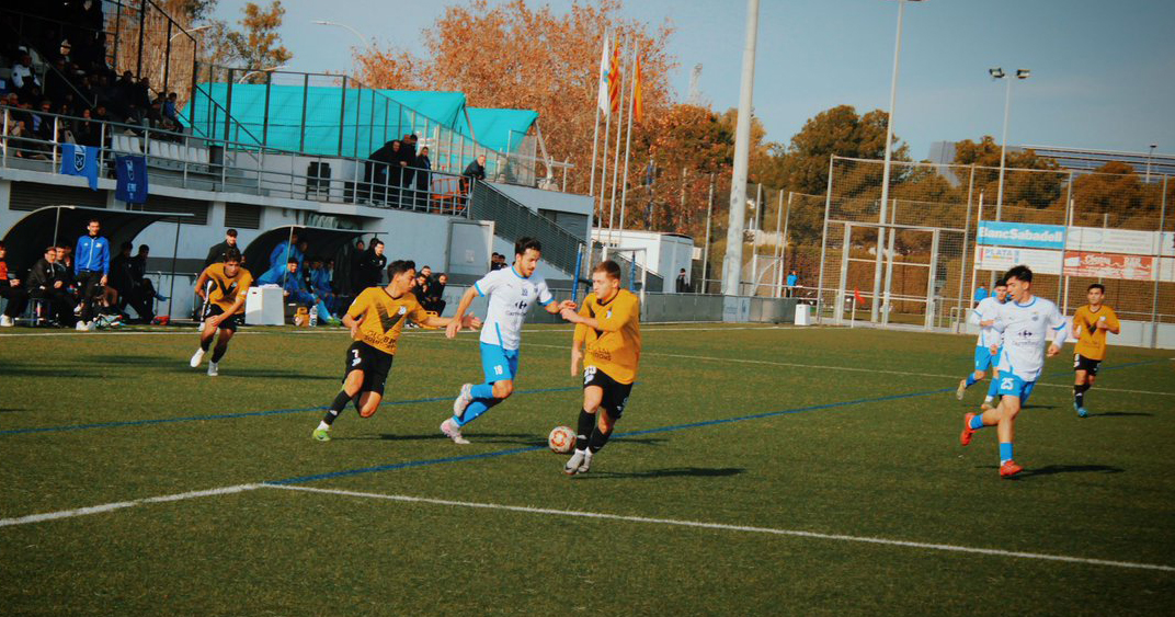 ESPORTS (FUTBOL, TERCERA RFEF): El Prat continua amb greus problemes