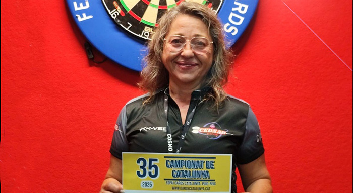 Loli Cascales, campiona de Catalunya de dards 2025