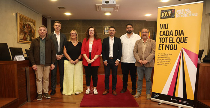 Castelldefels ja té el seu propi carnet jove