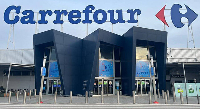 SUCCESSOS: Detenen per agressió un home de parla anglesa al Carrefour del Prat
