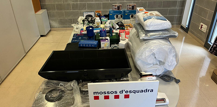 Detenen tres persones pel robatori d’una furgoneta d’una empresa a Esparreguera