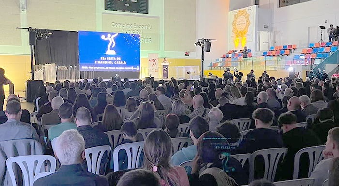 La 32a Festa de l'Handbol Català 2025 aplega prop de 500 persones a Esplugues