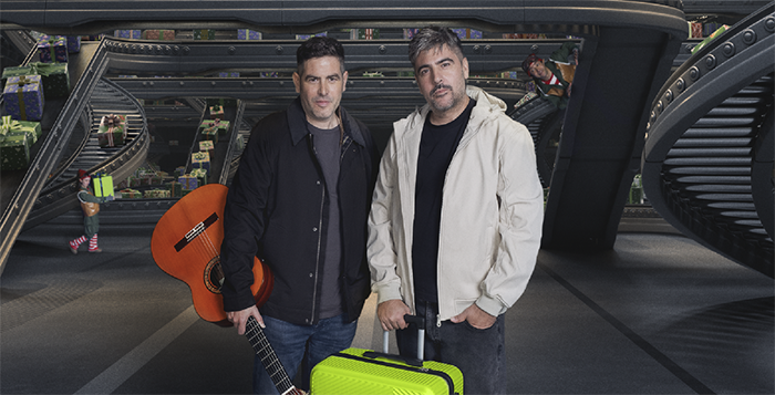 Estopa i Aena donen el tret de sortida a la màgia de Nadal als aeroports