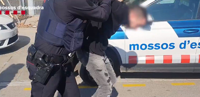 Enfrontament a Ca n’Espinós amb set detinguts i el comís d'una arma de foc