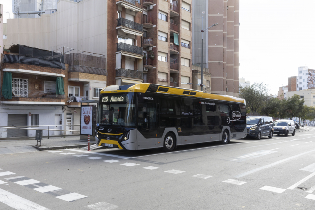 El transport de l'AMB bat el seu rècord històric amb 818 milions de viatgers i reforça la xarxa amb la nova línia M15