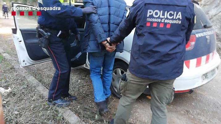 SUCCESSOS: Enxampat pels Mossos robant en una nau de Cornellà