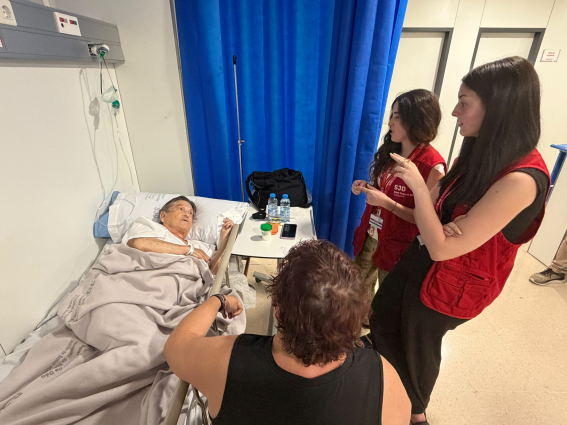 L'Hospital SJD Sant Boi incorpora voluntaris a Urgències per reduir l'angoixa i la soledat dels pacients