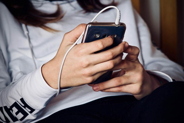 L'addicció a les pantalles ja suposa més de la meitat de les atencions a joves del Baix Llobregat al servei SPOTT