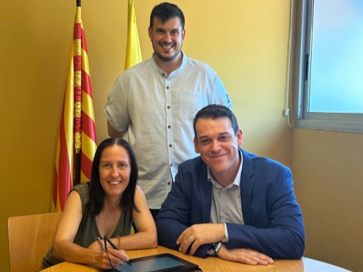 L'Ajuntament de Santa Coloma de Cervelló i l'Associació de Comerciants renoven el conveni per potenciar el comerç de proximitat