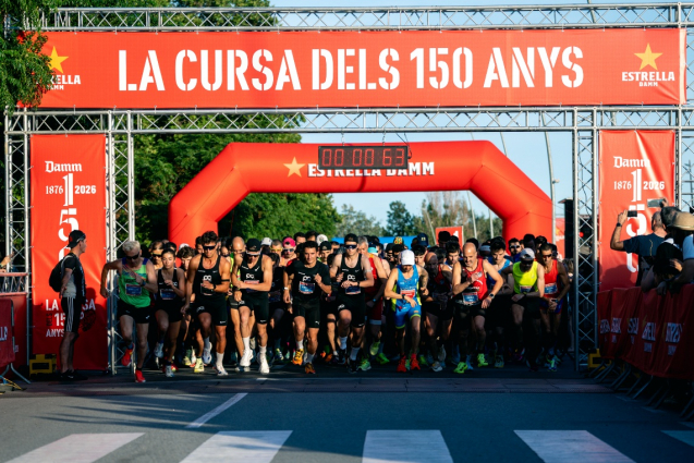 Més de 5.000 persones omplen el Prat de Llobregat en la històrica Cursa dels 150 Anys d’Estrella Damm