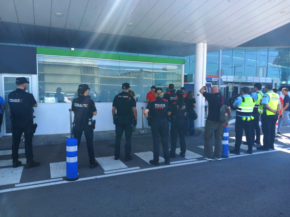 Operatiu conjunt contra les irregularitats laborals i d'estrangeria a les empreses d'aparcament de l'Aeroport del Prat