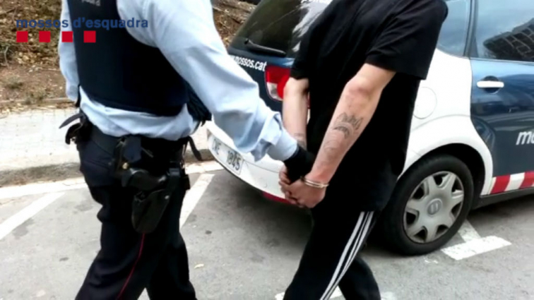 Presó provisional per al multireincident detingut per un robatori violent en una botiga d’Esplugues