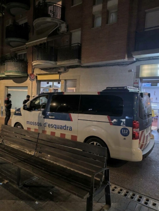 Dispositiu policial conjunt en un bar d'Olesa de Montserrat per queixes veïnals de consum de drogues