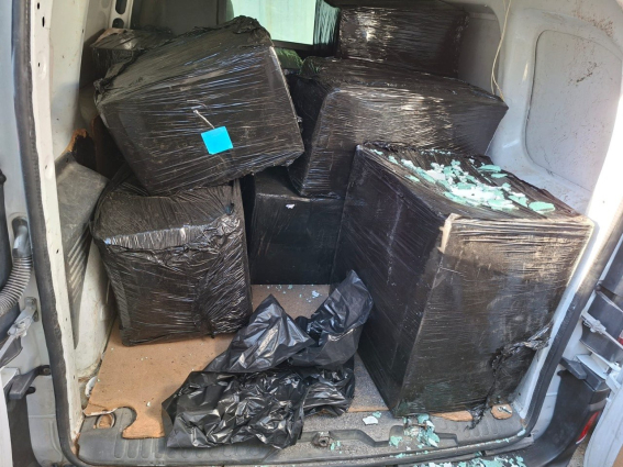 Els Mossos d'Esquadra intervenen més de 150 quilos de droga i un subfusell en una operació a Barcelona i Sant Joan Despí