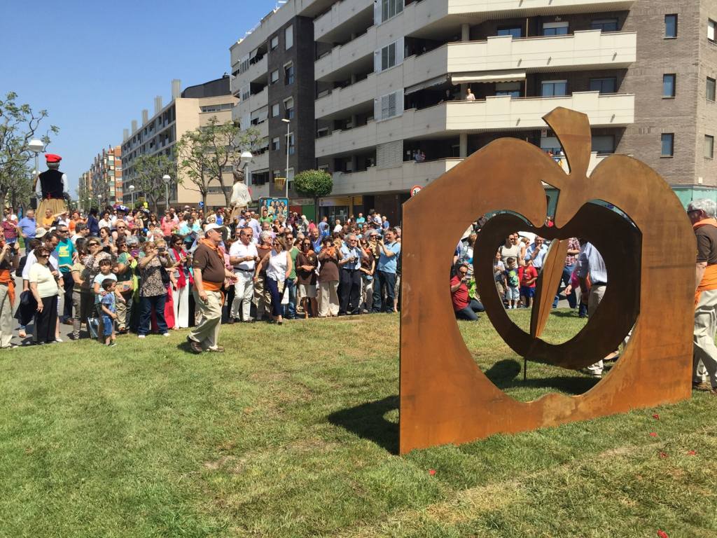 Societat: Una nova escultura al carrer recorda el passat agrícola de Sant Joan Despí