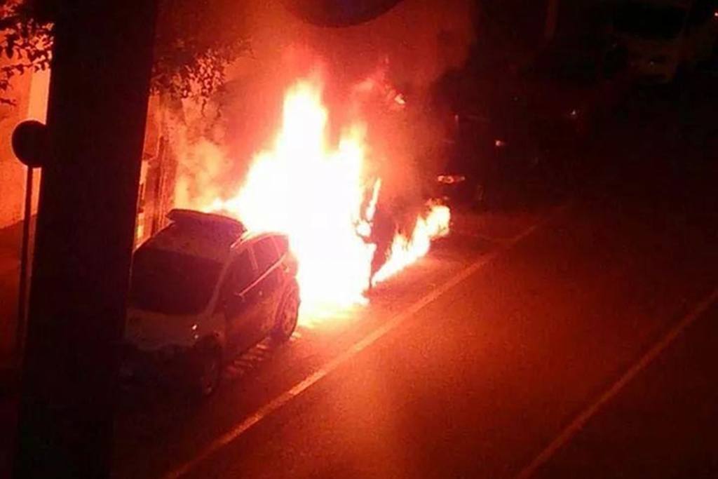 Detenen quatre homes per cremar el vehicle d'una policia local a Pallejà