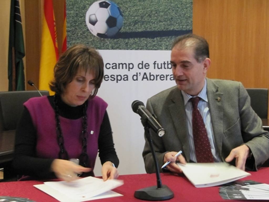 L’Agrupació Esportiva Abrera estrena un nou camp de futbol