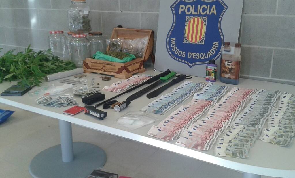 Desmantellat un punt de venda de droga a Sant Andreu de la Barca