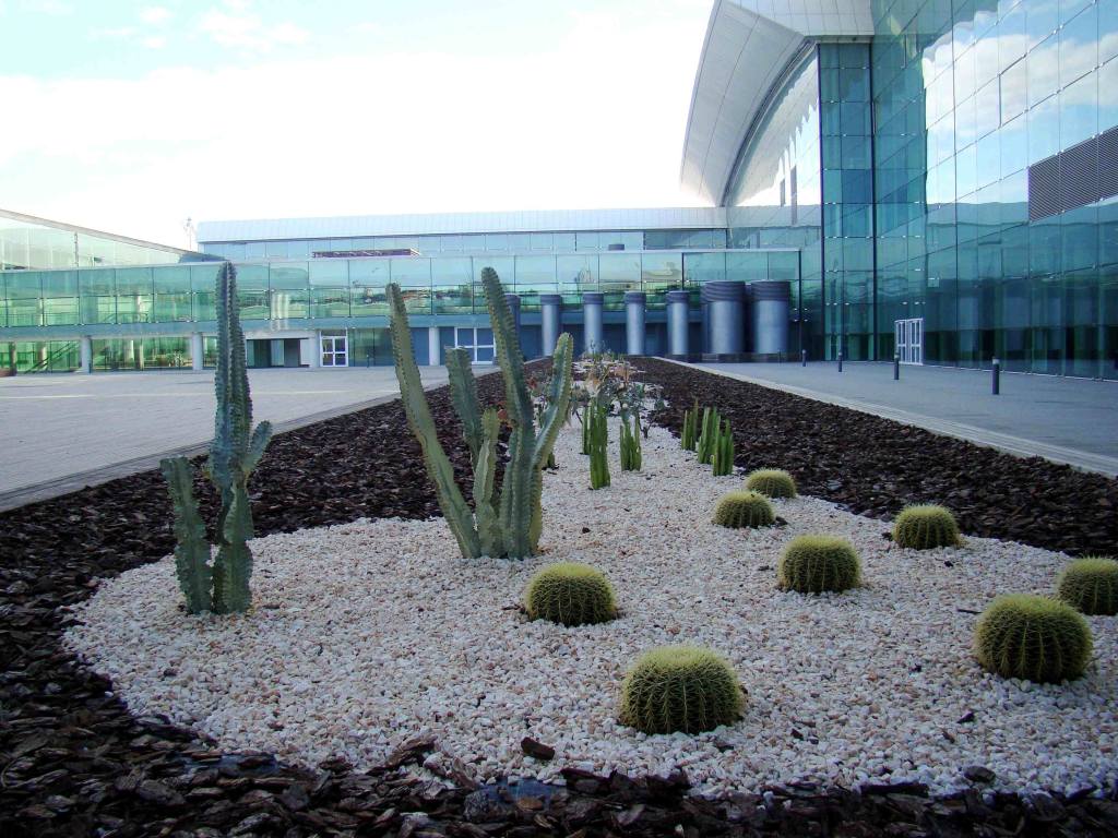 L'Aeroport de Barcelona-el Prat redissenya els seus espais verds