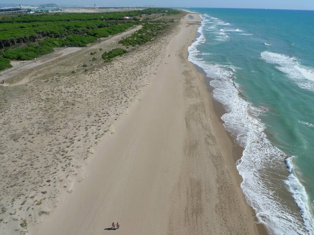 La costa de Viladecans rep la bandera “platges verges”