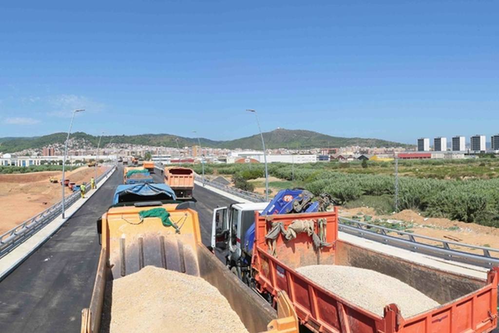El nou accés de l’autopista a Viladecans arriba a la recta final