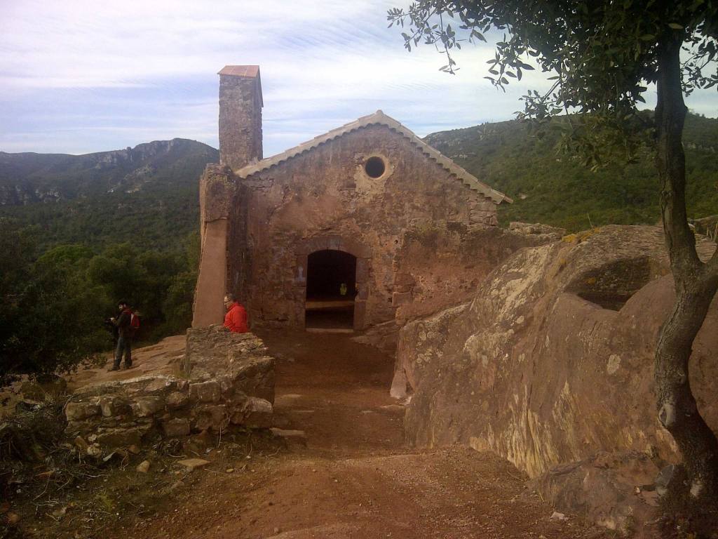 L’església de Sant Miquel del castell d’Eramprunyà de Gavà ja té una cara nova