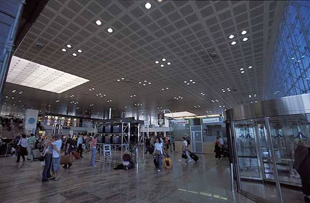 L’Aeroport de Barcelona-el Prat supera per primera vegada els 4 milions de passatgers en un mes