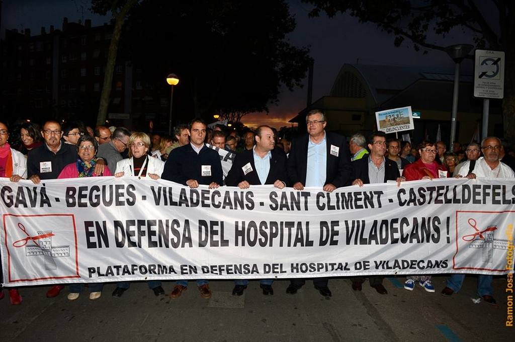 Multitudinària manifestació a favor de l’Hospital de Viladecans