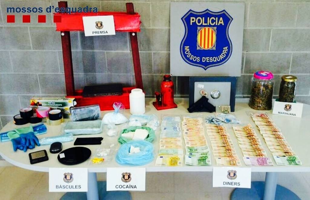 Desmantellat un punt de venda de drogues a Sant Andreu de la Barca