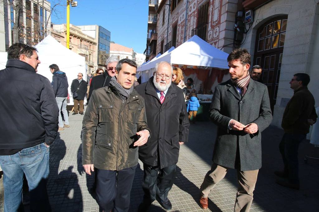 Salvador Esteve, president de la Diputació, va visitar la Fira de la Candelera