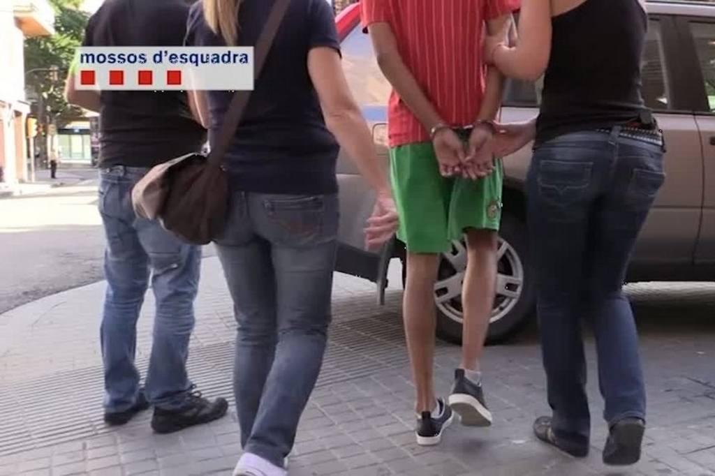 Presó per a un multireincident per intentar robar a una parella de mossos