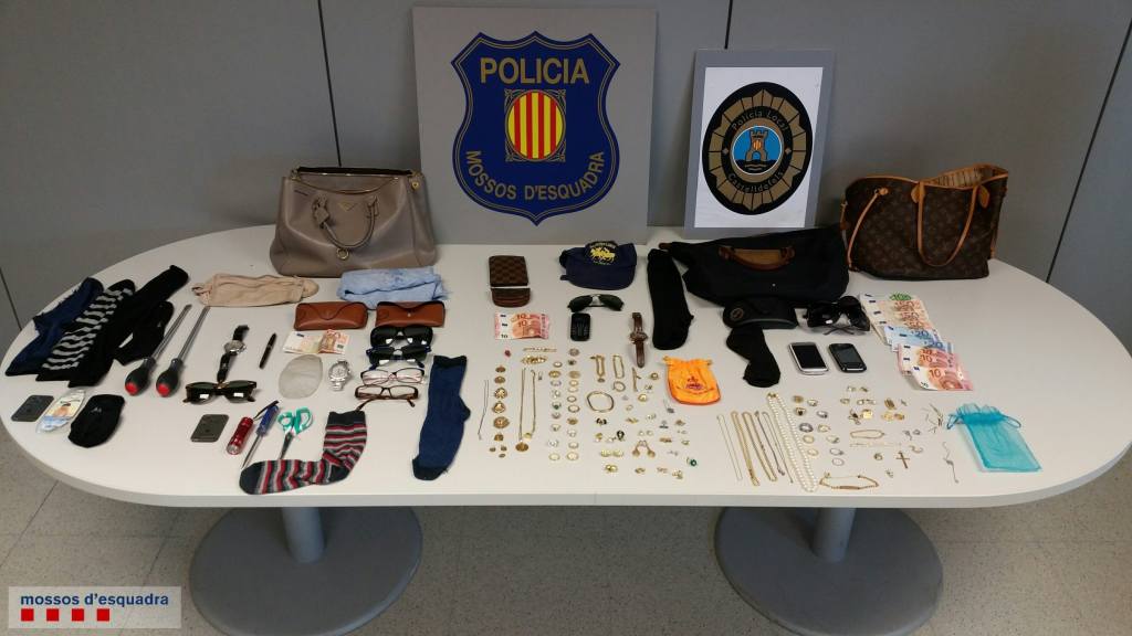 Presó per a cinc detinguts a Castelldefels per robatoris en domicilis