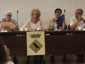 Montserrat Febrero (esquerrra), serà escollida nova alcaldessa substituint Rosa Boladeras (centre)