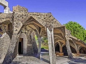 La Cripta de la Colònia Güell, a Santa Coloma de Cervelló