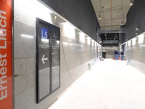 L'estació, situada entre les de Collblanc i Pubilla Cases, ha tingut un cost de 17 milions d'euros