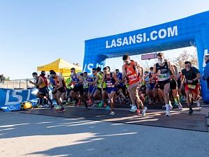 La catorzena edició de La Sansi de Viladecans va aplegar 1.500 participants.