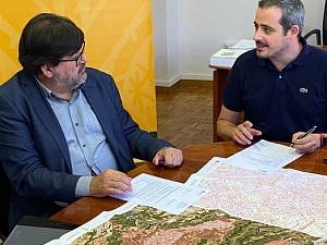 La nova cartografia va ser lliurada dijous passat pel diputat d’Infraestructures i Espais Naturals, Pere Pons, a l’alcalde, Eduard Rivas
