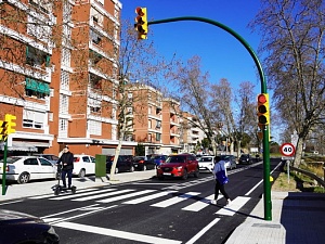 Pas de vianants amb semàfor a la travessera de la BV-2022 a Sant Boi de Llobregat / Foto: Ajuntament de Sant Boi de Llobregat