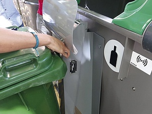 La campanya 'Els comerços guanyem en reciclatge' té com a objectiu millorar tant la quantitat com la qualitat de la recollida