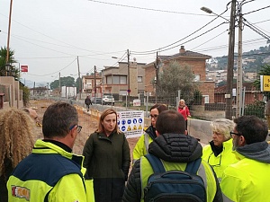 L'alcaldes Mayte Maymerich visitant l'estat de les obres