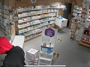 Imatge del robatori a la farmàcia de l'Hospitalet de Llobregat