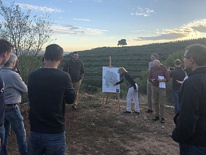n l’entorn del Parc Rural del Montserrat, la delegació es va reunir amb el president del Parc Rural del Montserrat i alcalde de Collbató, Miquel Solà