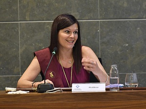 Maria Miranda, alcaldessa de Castelldefels, es defèn de les acusacions