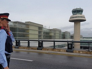 La Direcció General de la Policia i AENA han signat un acord que suposa la cessió de manera gratuïta i indefinida d'un nou espai per dur a terme les noves instal·lacions dels Mossos d'Esquadra a l'Aeroport Josep Tarradellas Barcelona–El Prat 
